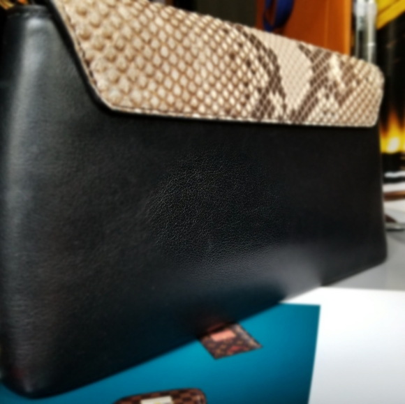 Louis Vuitton Love Note - Picture 3 of 16